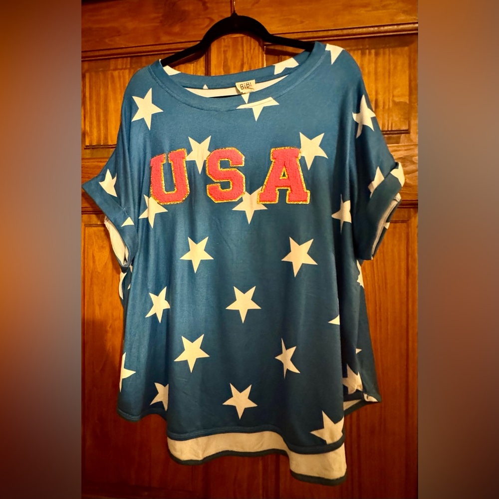 💥🇺🇸BiBi Fourth Of July Star Knit
T-Shirt size Large pre-owned. festive🇺🇸💥